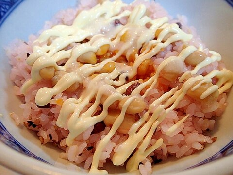 ❤お赤飯と水煮大豆のマヨ塩麹卵丼❤